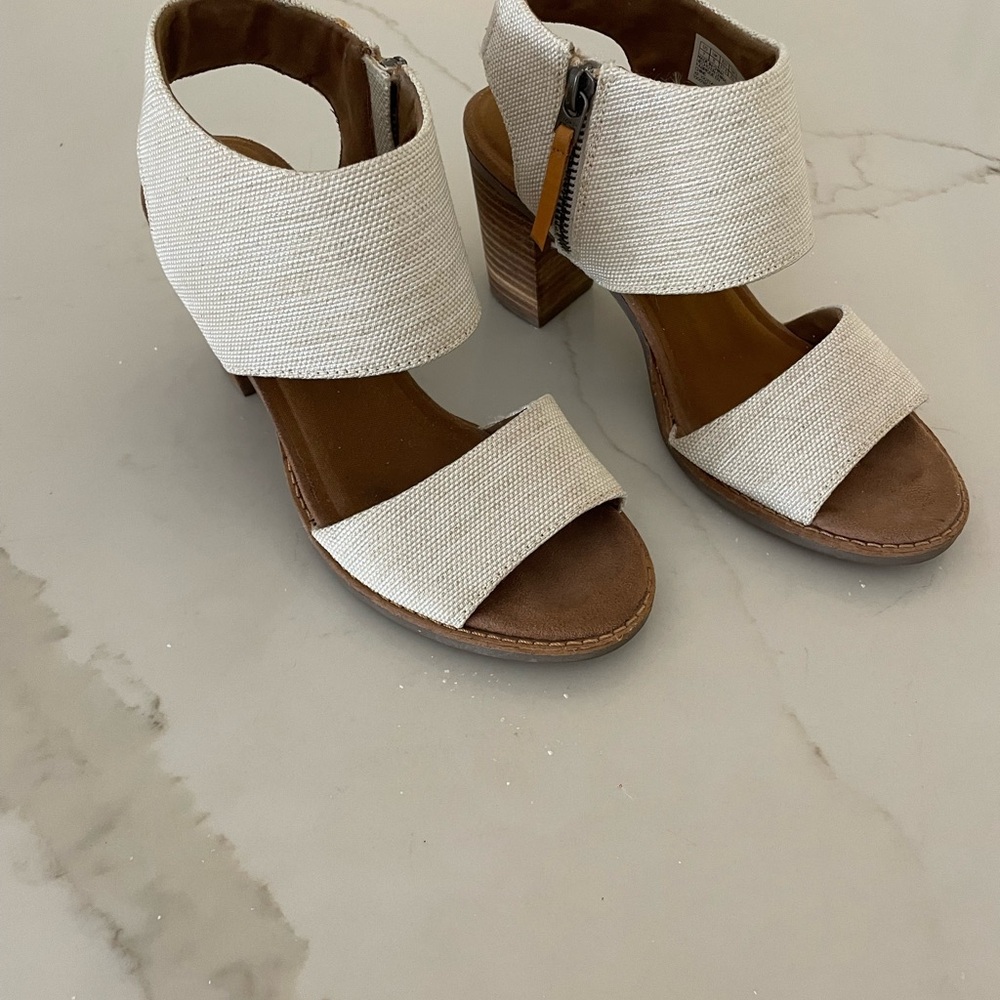 Chic Cream and Brown Heels for Stylish Occasions